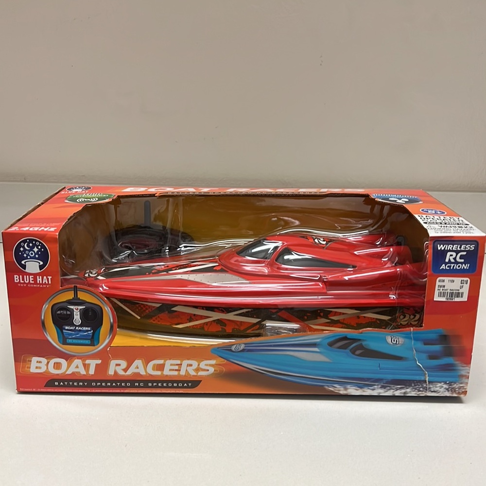 Blue Hat Remote Control Boat Racer in red - Picture 5 of 5